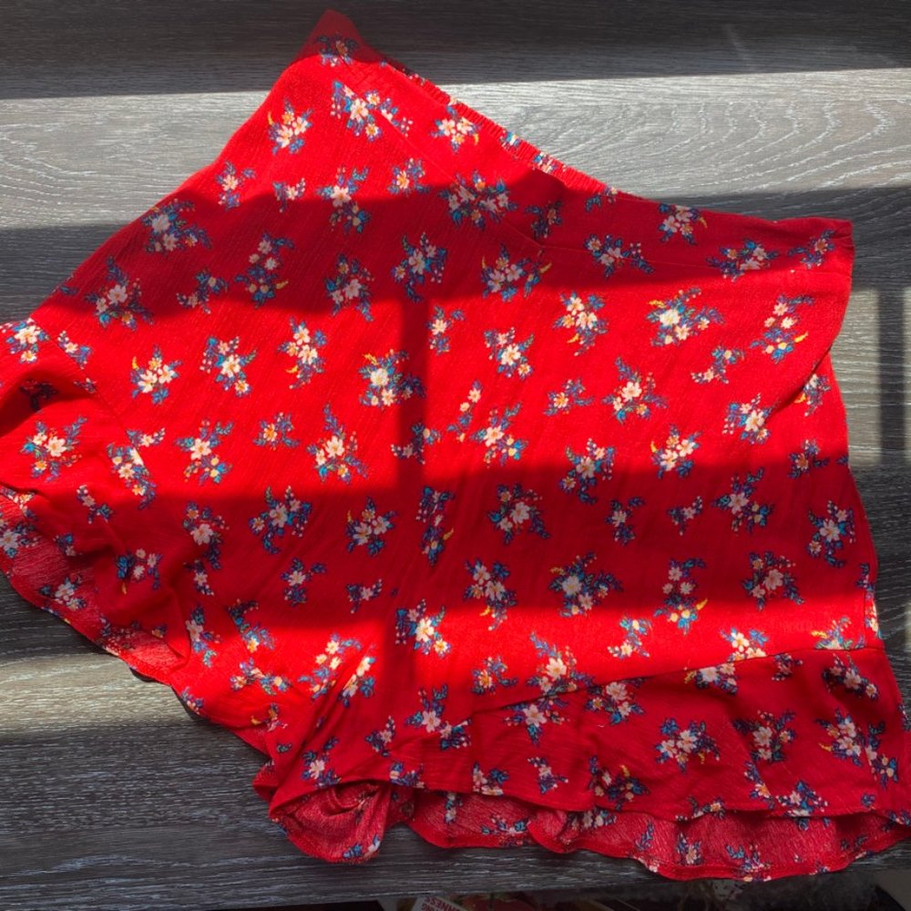 AE SOFT & SEXY HI-RISE FLOWY SHORTS